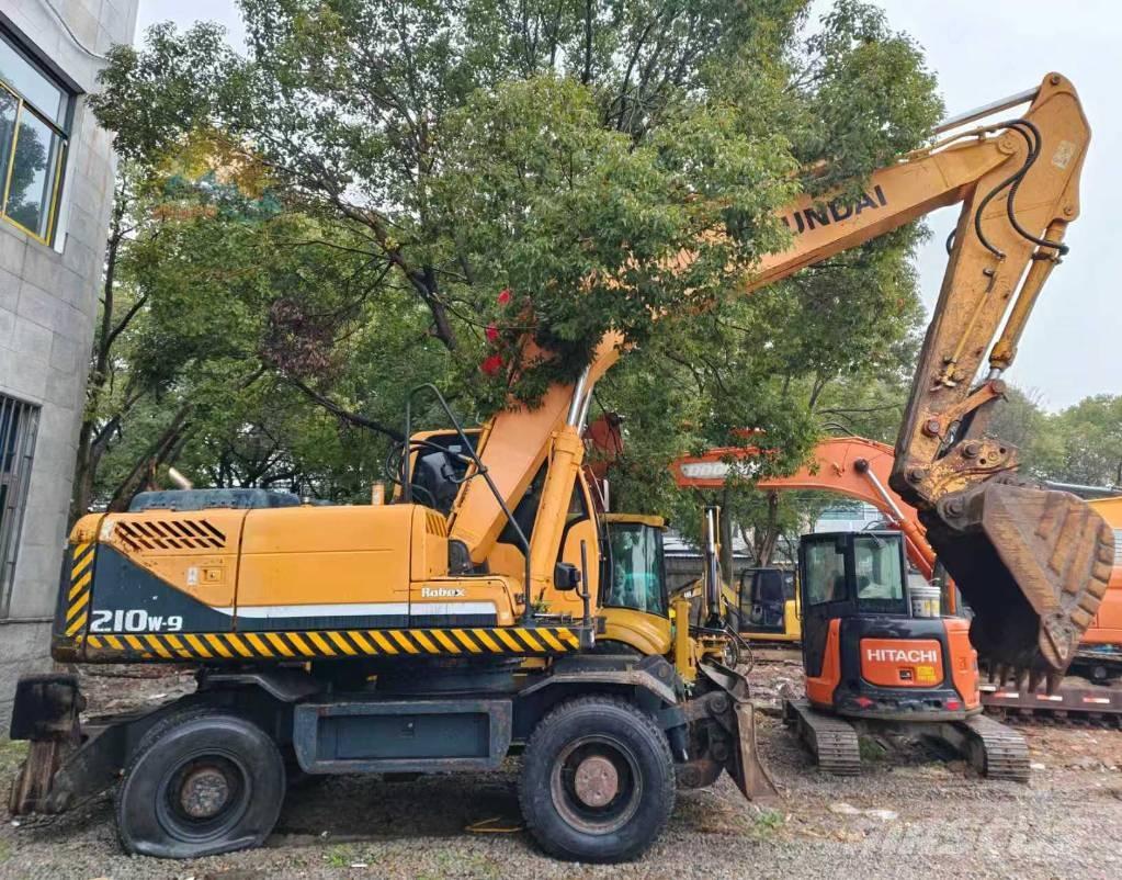 Hyundai r210w-9 Колісні екскаватори