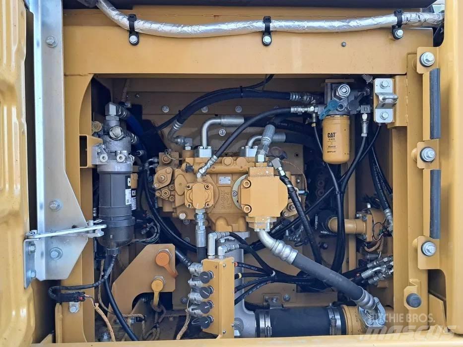 CAT 323 F L Гусеничні екскаватори