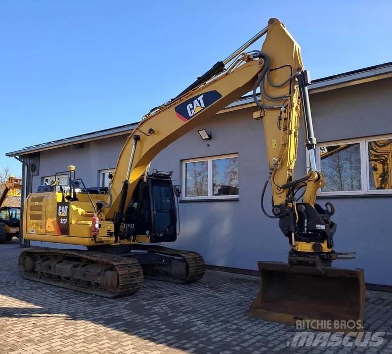CAT 323 F L Гусеничні екскаватори