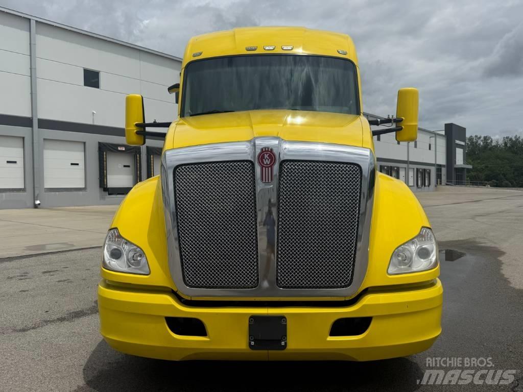 Kenworth T 680 Тягачі