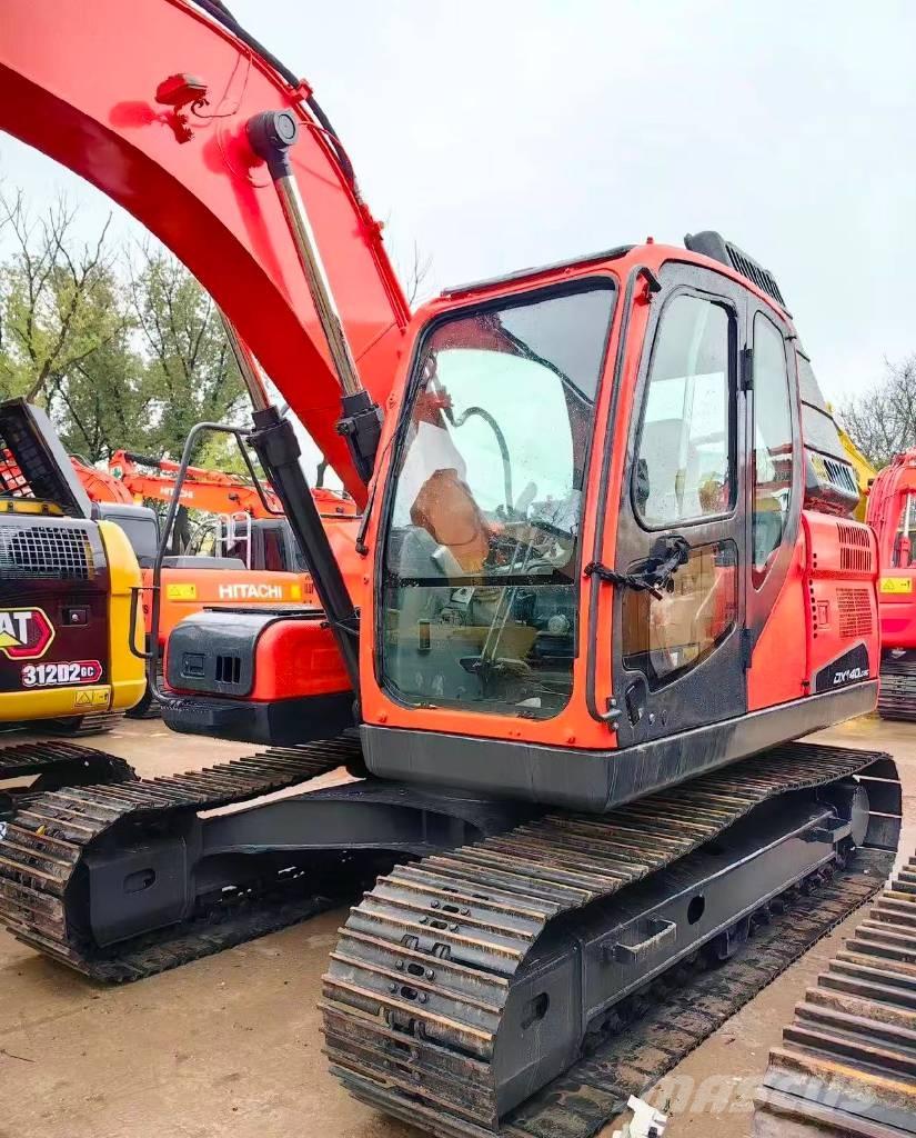 Doosan DX 140 Гусеничні екскаватори