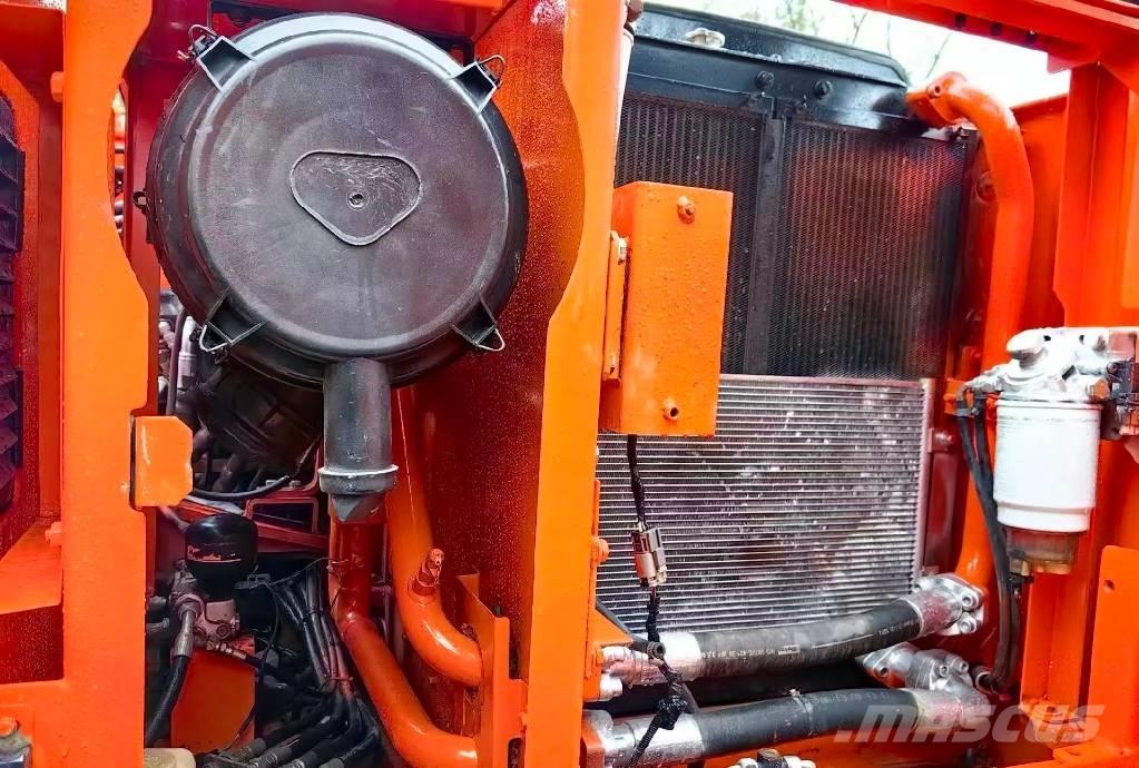 Doosan DX 140 Гусеничні екскаватори