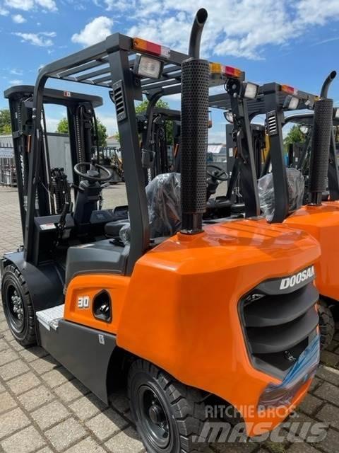 Doosan D30NXP Дизельні навантажувачі