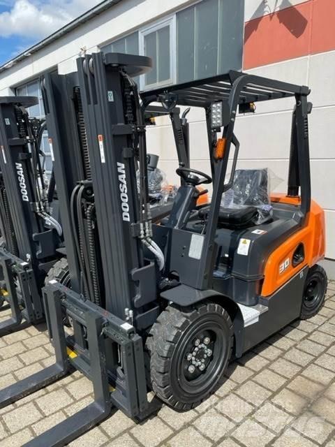 Doosan D30NXP Дизельні навантажувачі