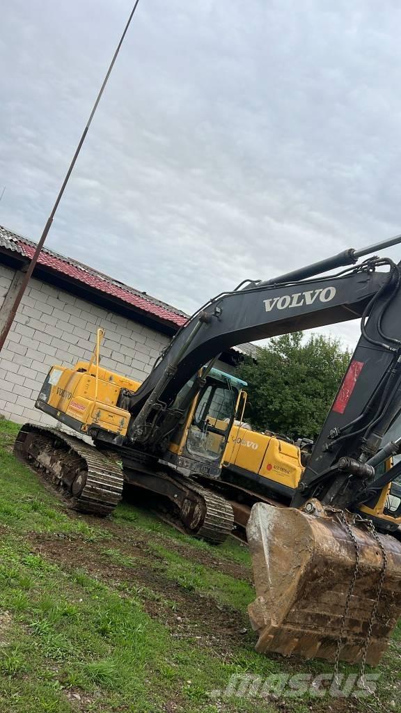Volvo 210BNLC Кабіна