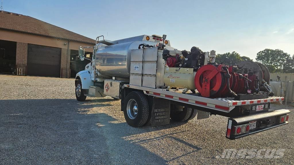 Peterbilt PB335 Вантажівки-цистерни