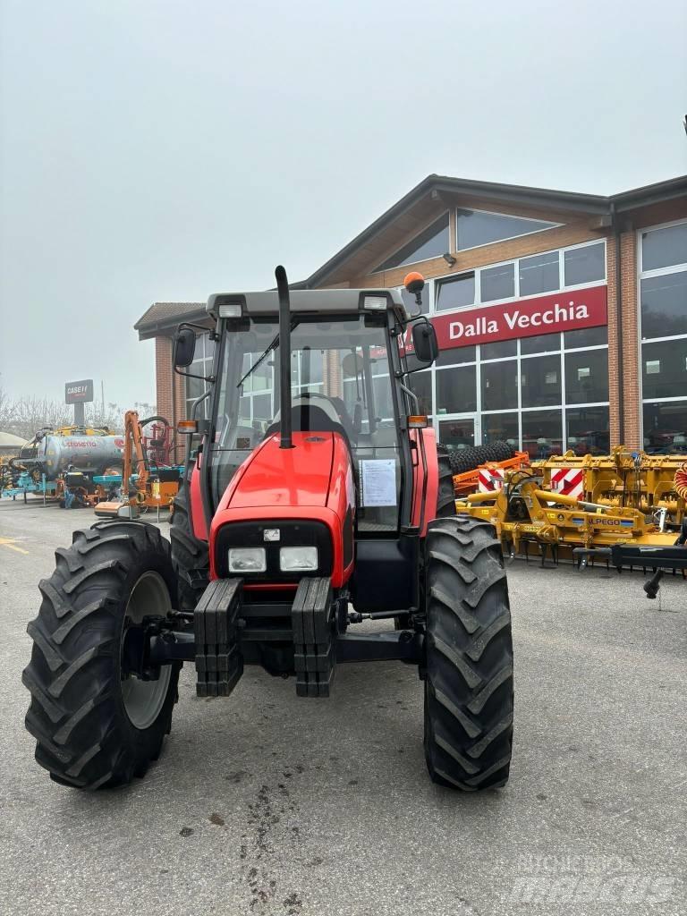 Massey Ferguson 4255 Трактори
