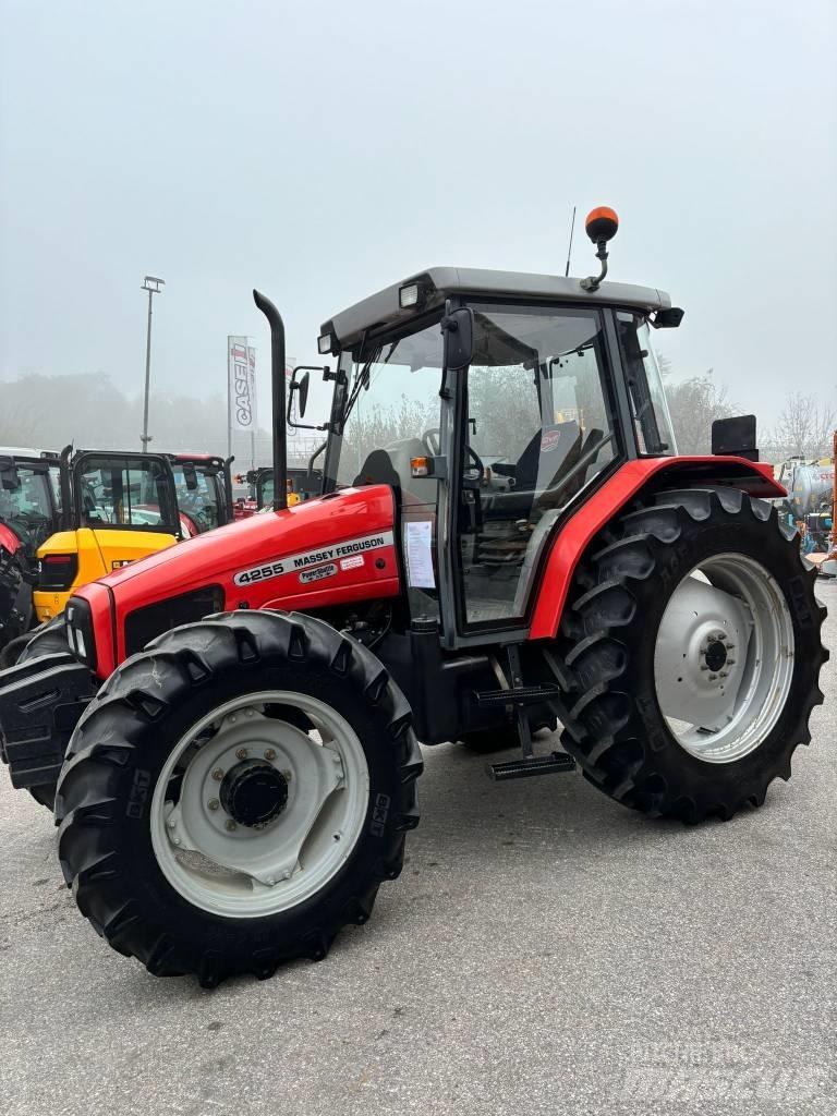 Massey Ferguson 4255 Трактори