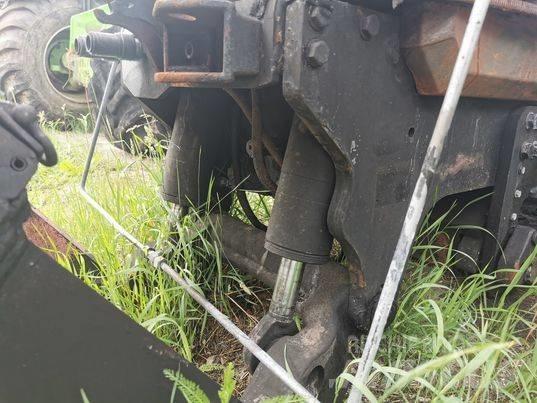 Valtra T 151 WOM Бони і ковші