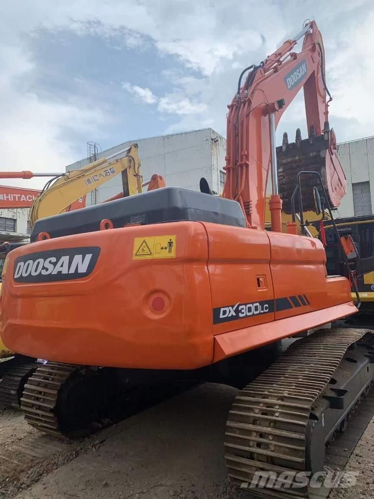 Doosan dx300 Гусеничні екскаватори