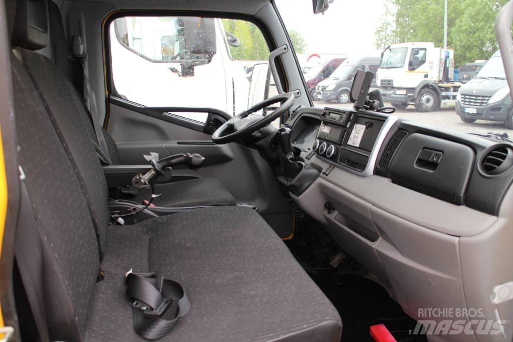Fuso Canter 3.0 Вантажівки з гаковим підйомом