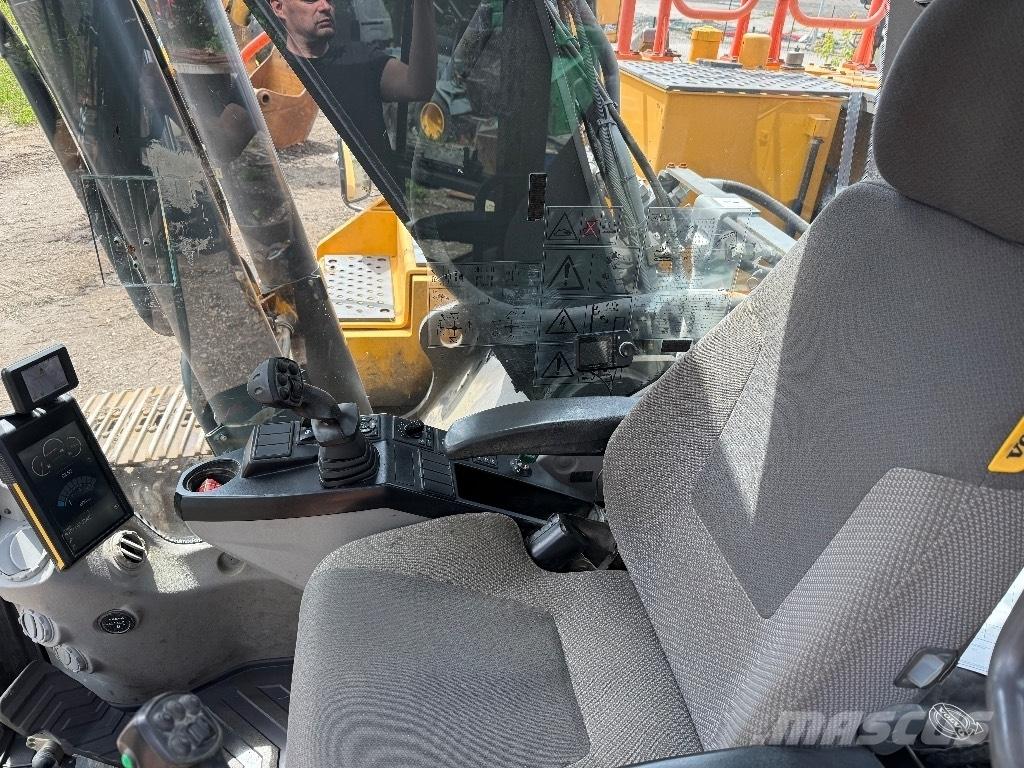 Volvo EC 250 E Гусеничні екскаватори