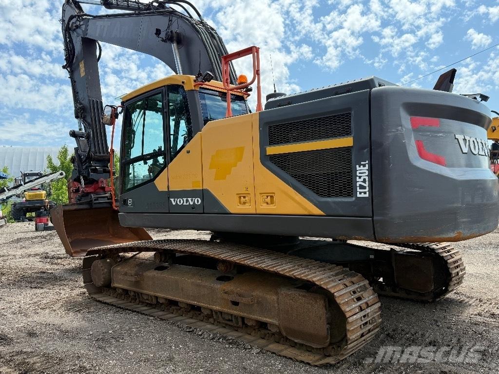 Volvo EC 250 E Гусеничні екскаватори