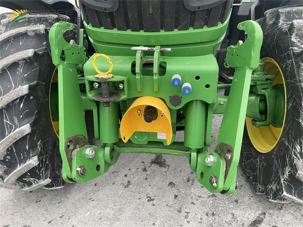 John Deere 6115R Трактори