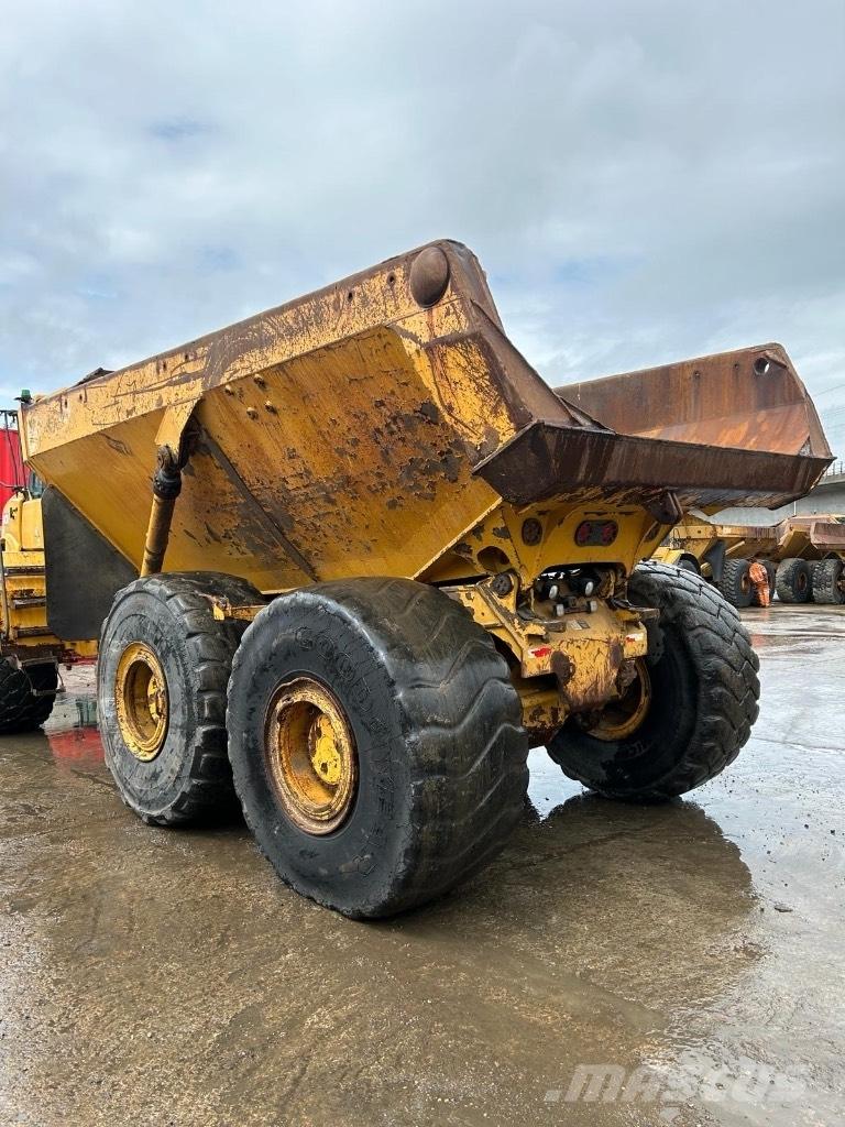 Bell B 40 D Зчленовані самоскиди