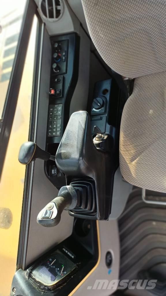 Volvo ECR88D Гусеничні екскаватори