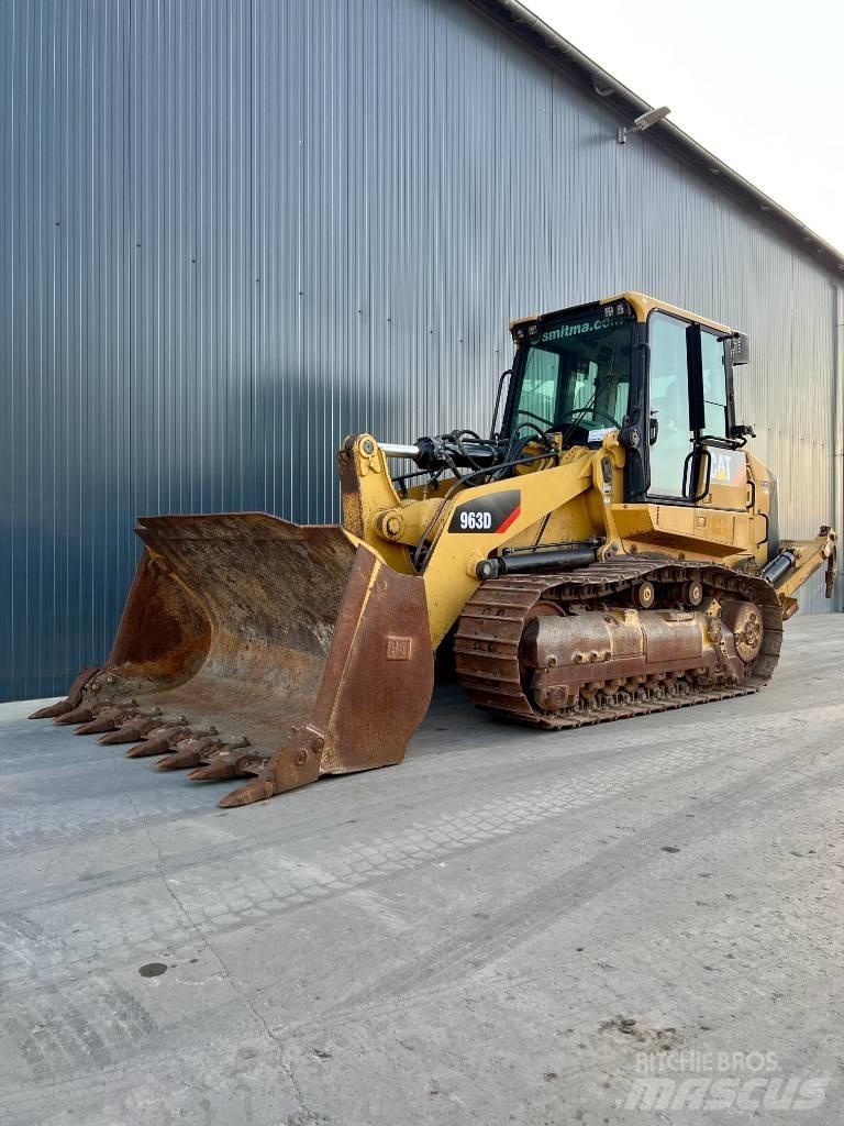 CAT 963D Гусеничні вантажники