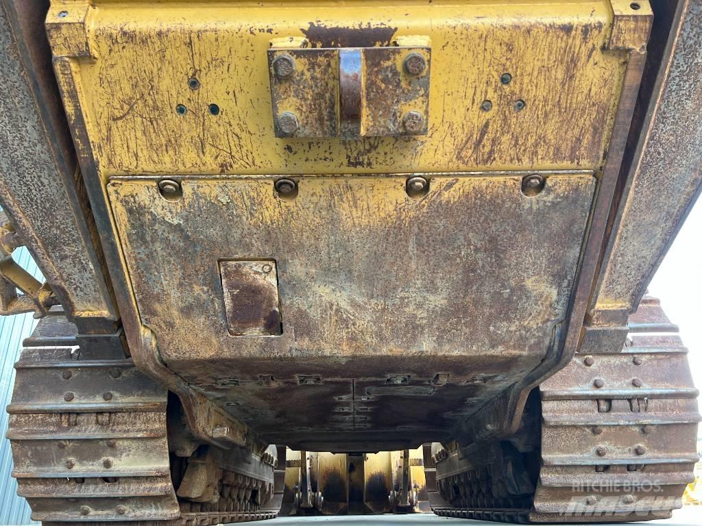 CAT 963D Гусеничні вантажники