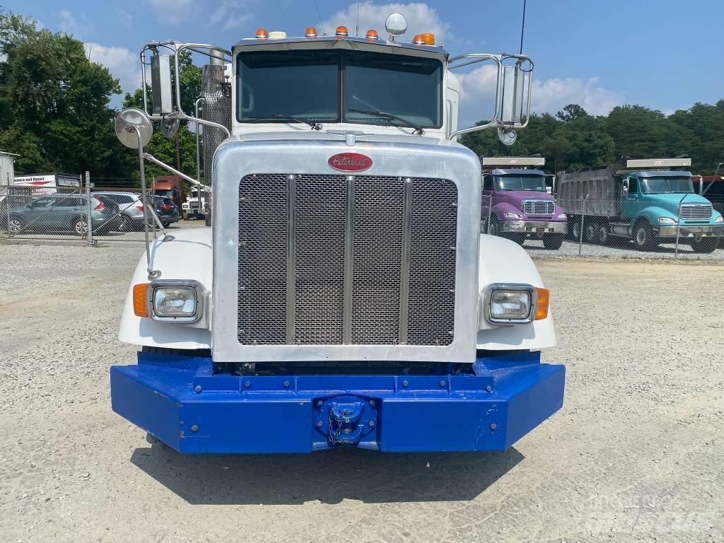 Peterbilt 365 Тягачі