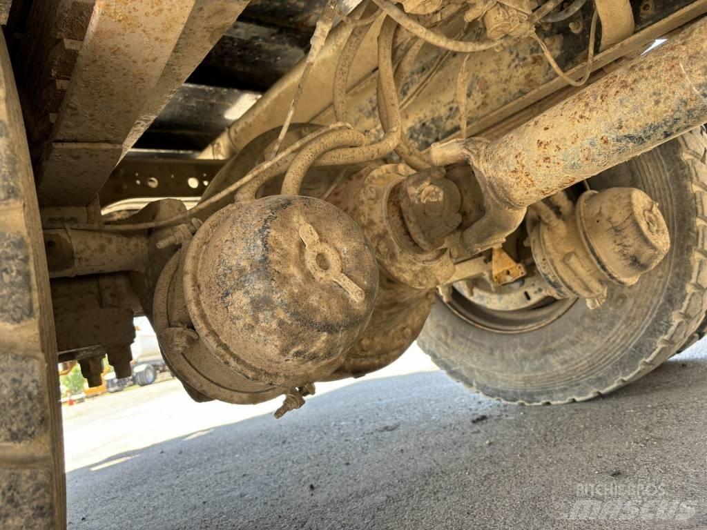 International 4900 Вантажівки-платформи/бокове розвантаження