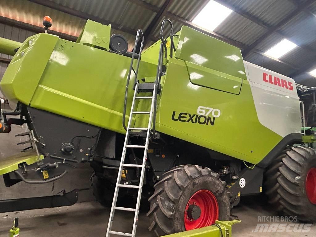 CLAAS Lexion 670 Зернозбиральні комбайни