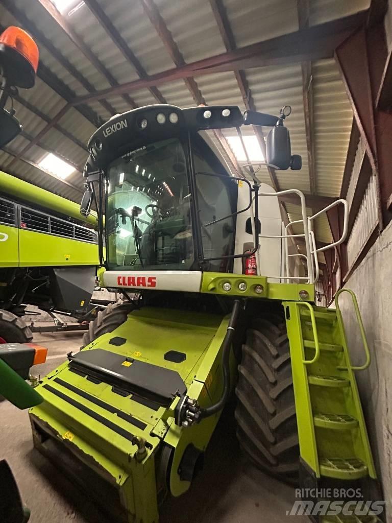 CLAAS Lexion 670 Зернозбиральні комбайни