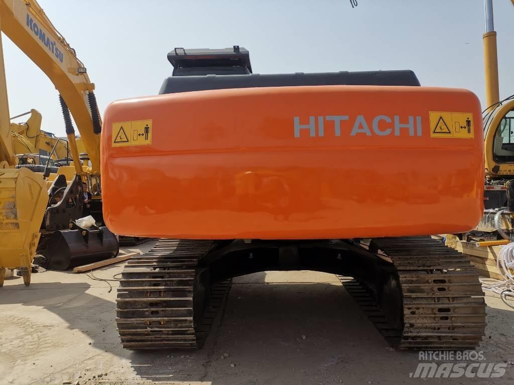Hitachi ZX 200 Гусеничні екскаватори