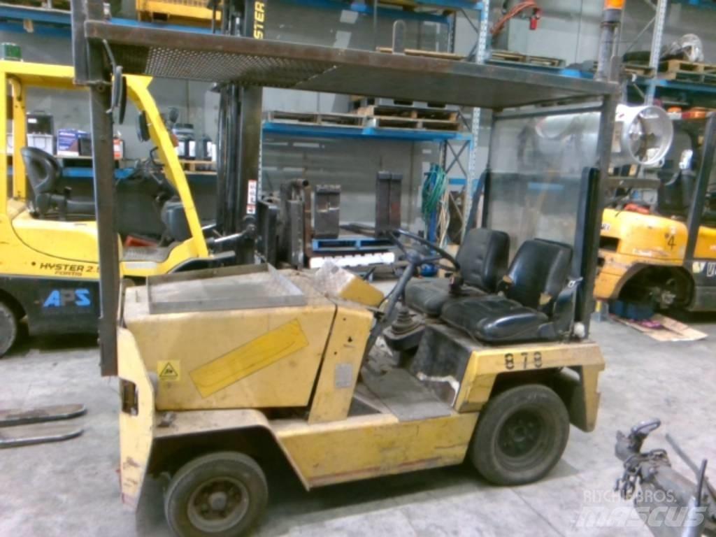Toyota 2TG10 Тягачі колісні