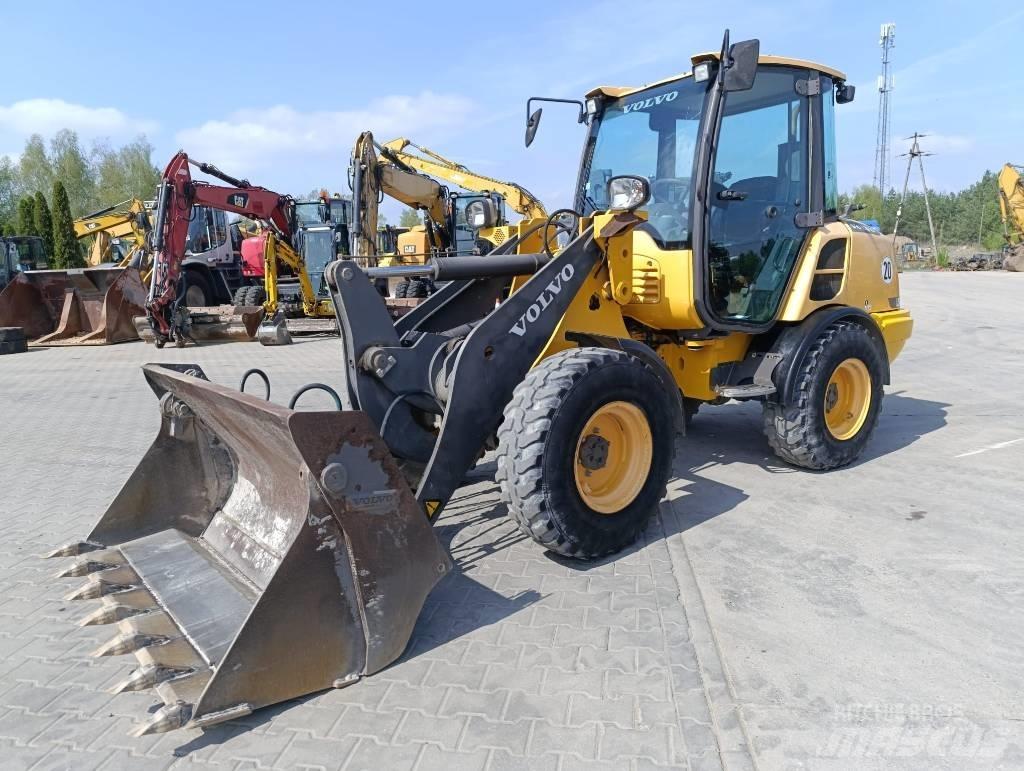 Volvo L 25 F Фронтальні навантажувачі