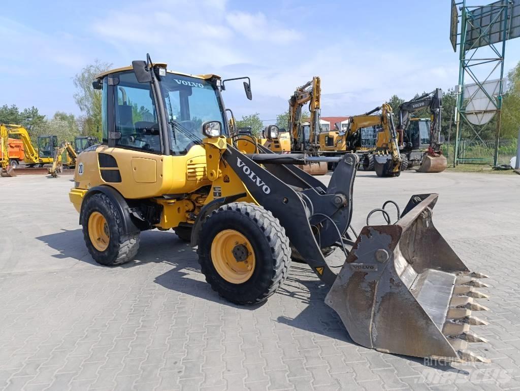 Volvo L 25 F Фронтальні навантажувачі