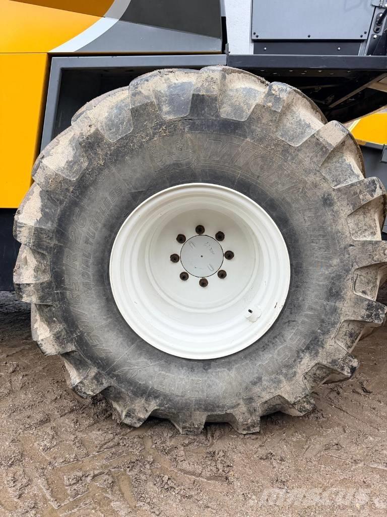 Sampo-Rosenlew 2065 Зернозбиральні комбайни