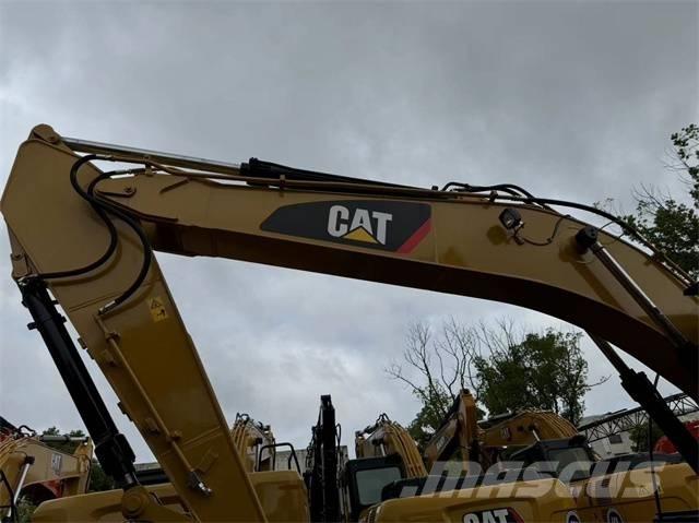 CAT 320 D2L Гусеничні екскаватори