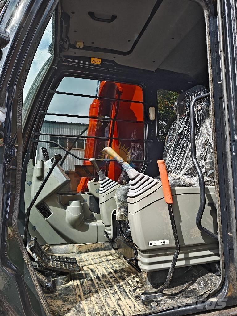Hitachi ZX 130 Гусеничні екскаватори