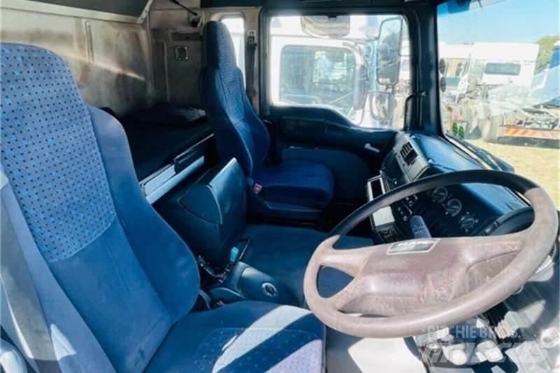 UD TRUCKS QUON Вантажівки / спеціальні