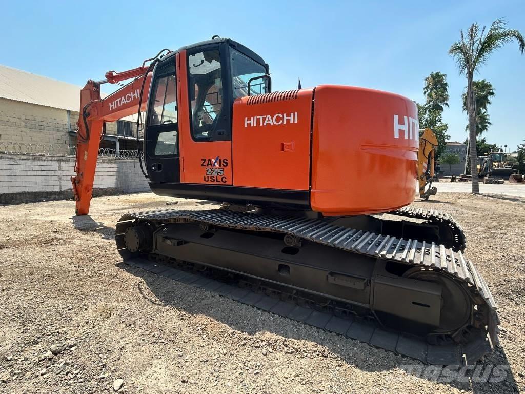 Hitachi ZX 225 Гусеничні екскаватори