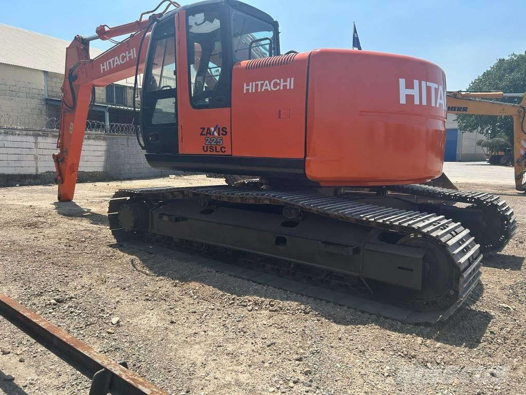 Hitachi ZX 225 Гусеничні екскаватори