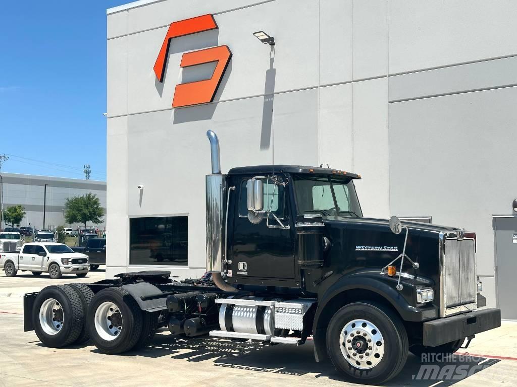 Western Star 4900 Тягачі