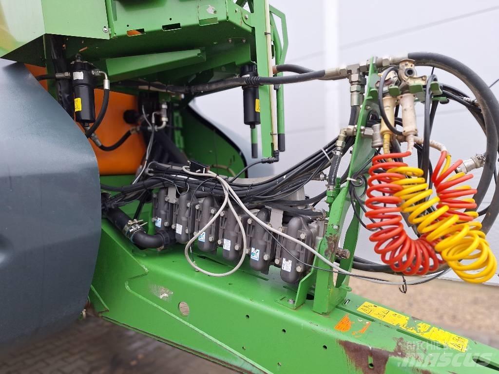 Amazone UX 11200 Причіпні обприскувачі