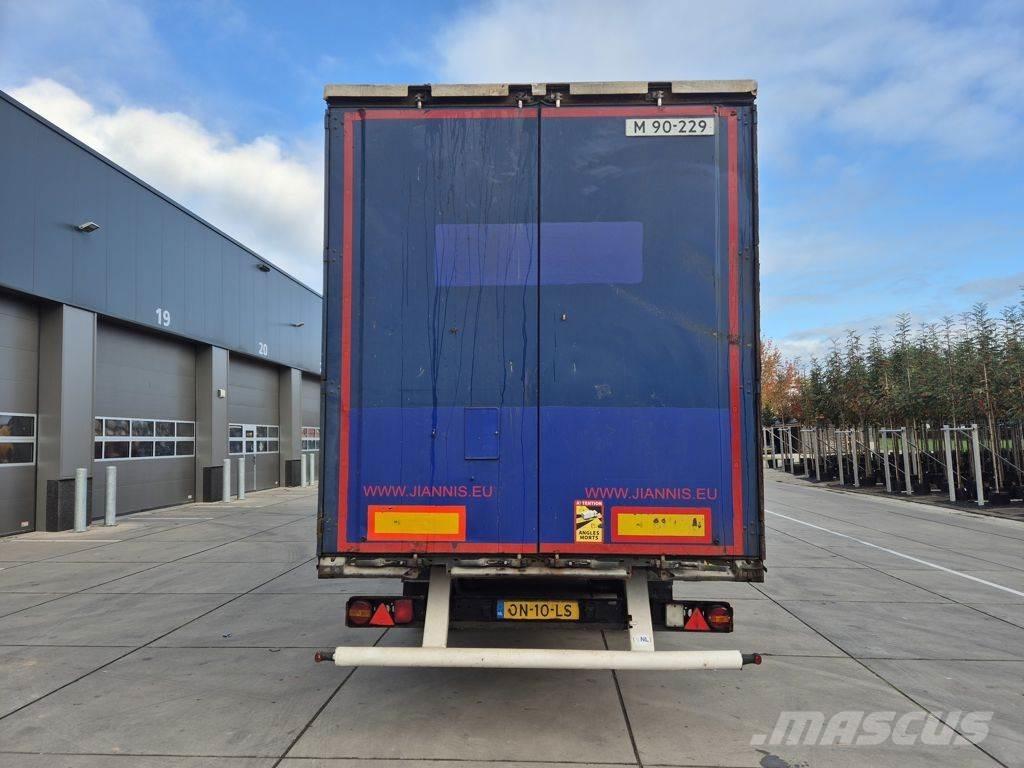 Krone schuifzeil Тентовані вантажівки