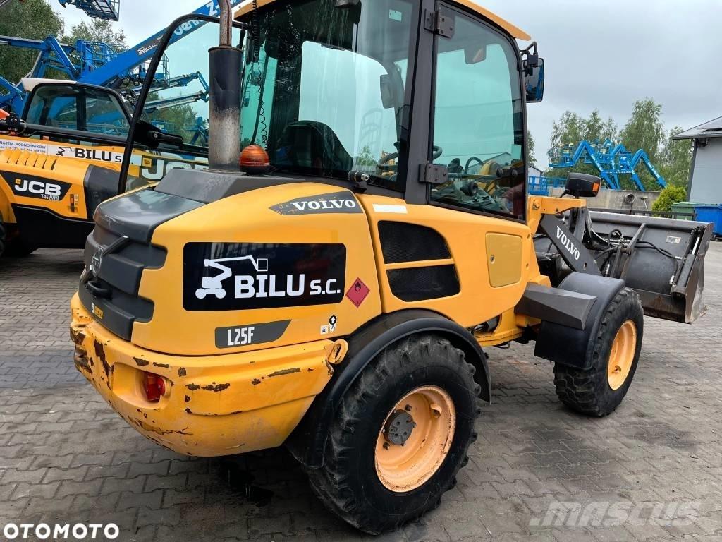 Volvo L 25 F Фронтальні навантажувачі