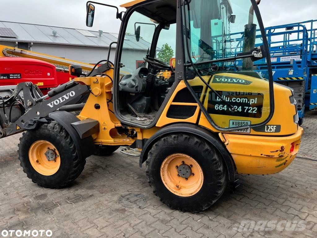 Volvo L 25 F Фронтальні навантажувачі