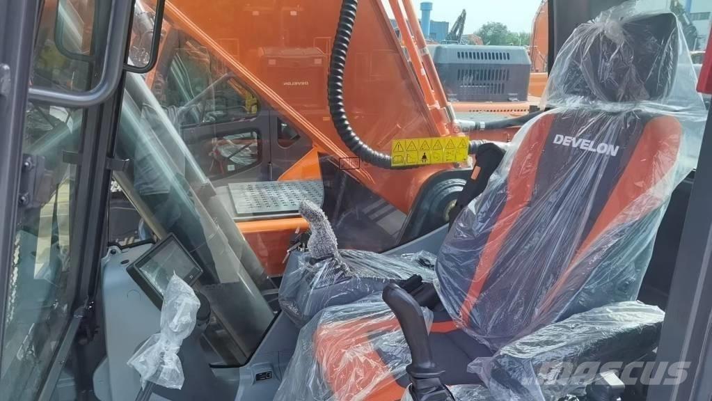 Develon DX 360LCA-7B Гусеничні екскаватори