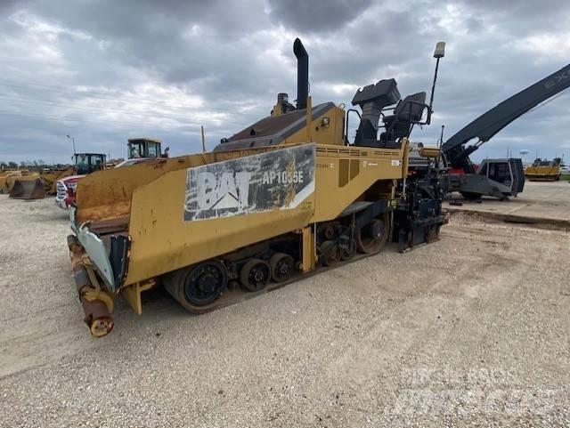 CAT AP1055E Асфальтовкладачі