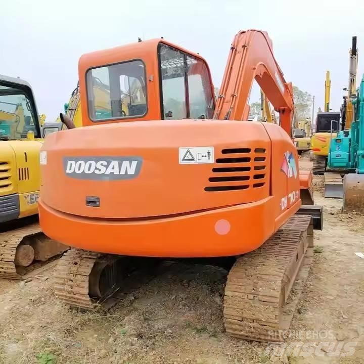 Doosan DH70-7 Гусеничні екскаватори
