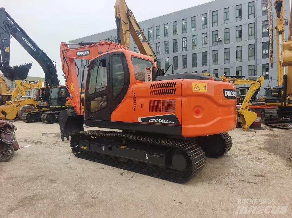 Doosan DX 140 Гусеничні екскаватори
