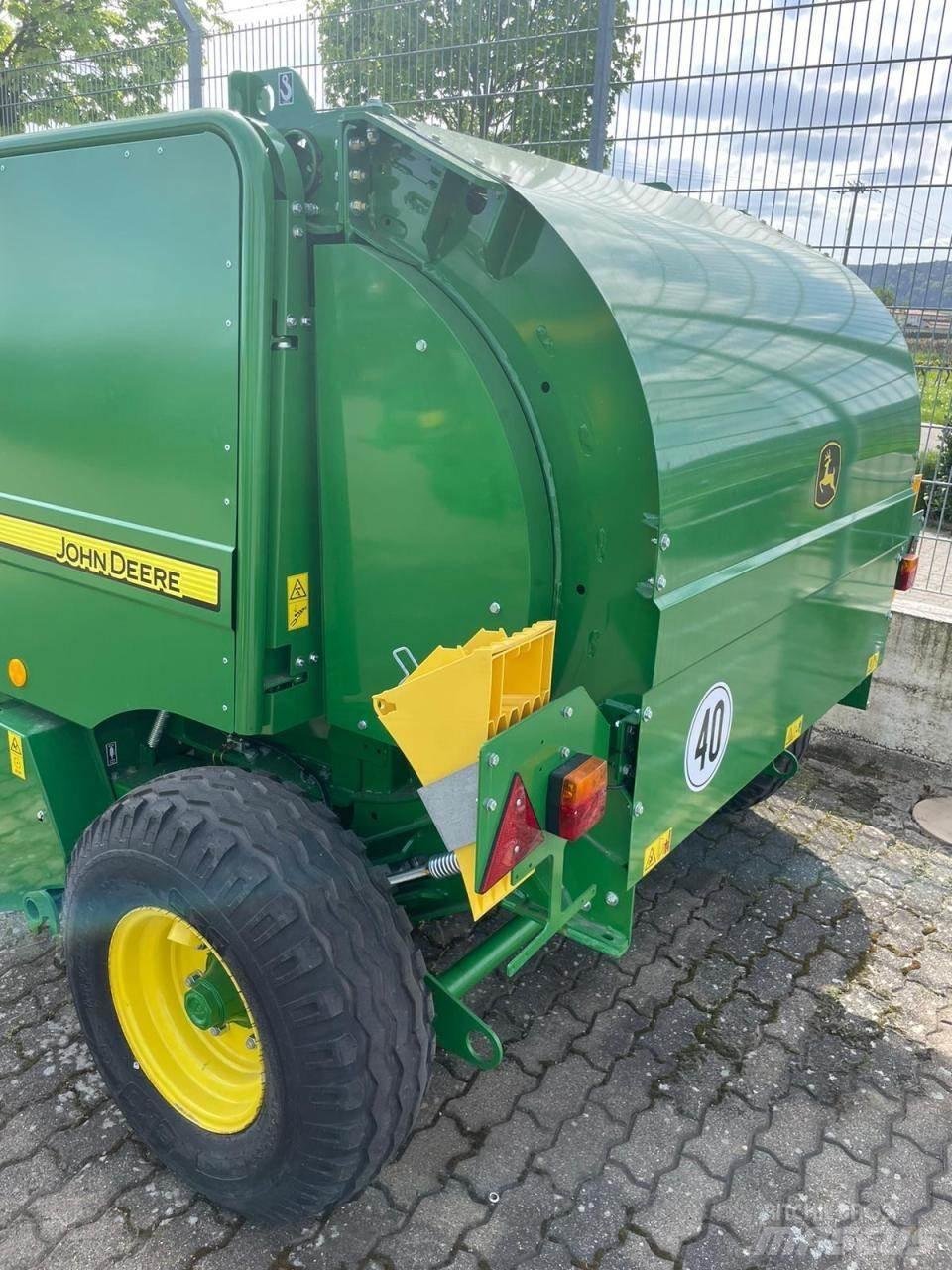 John Deere F440E Рулонні прес-підбирачі