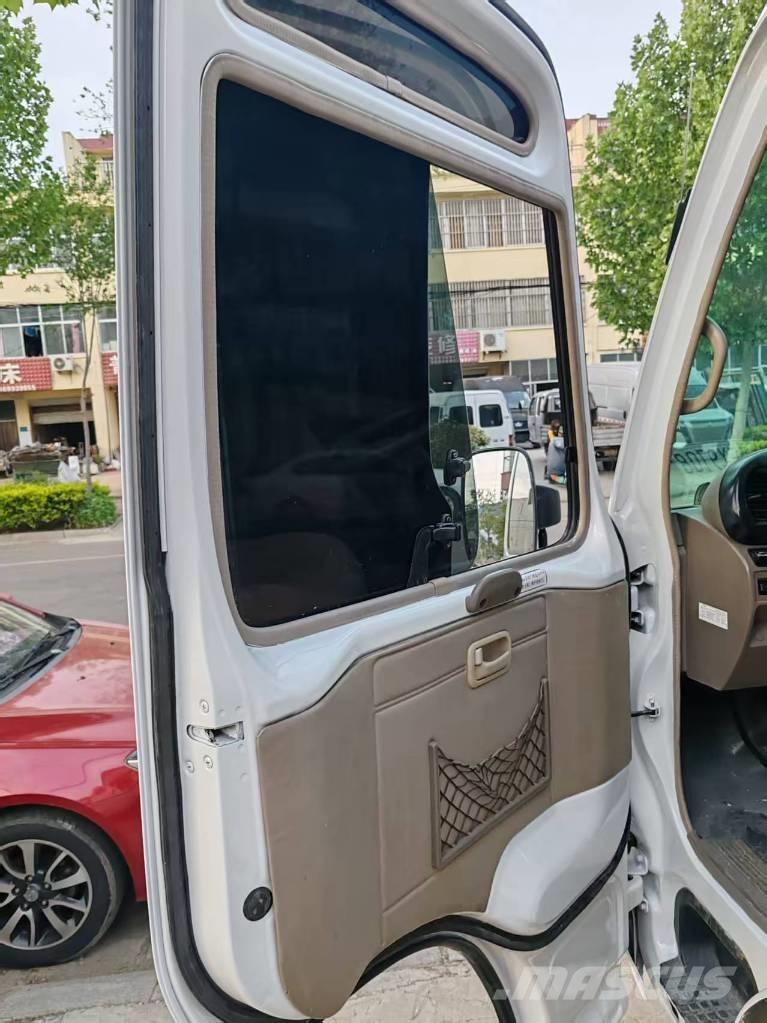 Toyota Coaster Міжміські автобуси