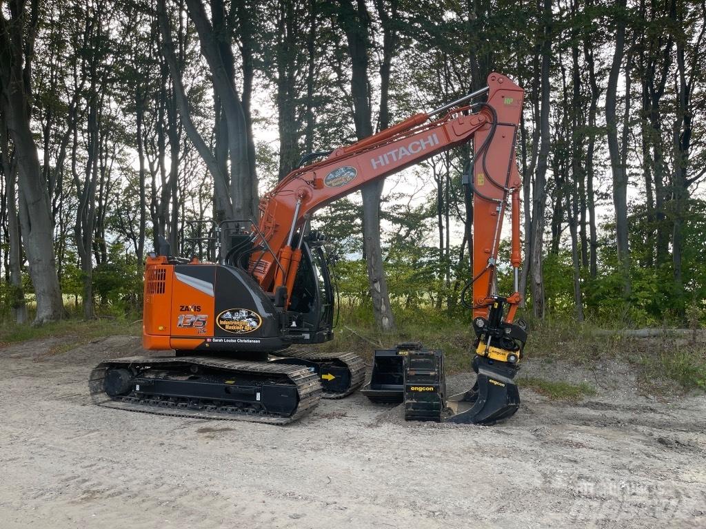 Hitachi ZX 135 US-7 Гусеничні екскаватори