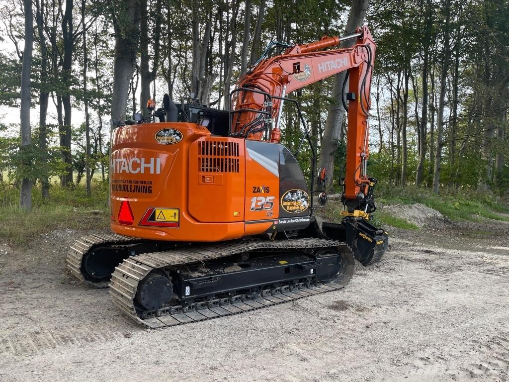 Hitachi ZX 135 US-7 Гусеничні екскаватори