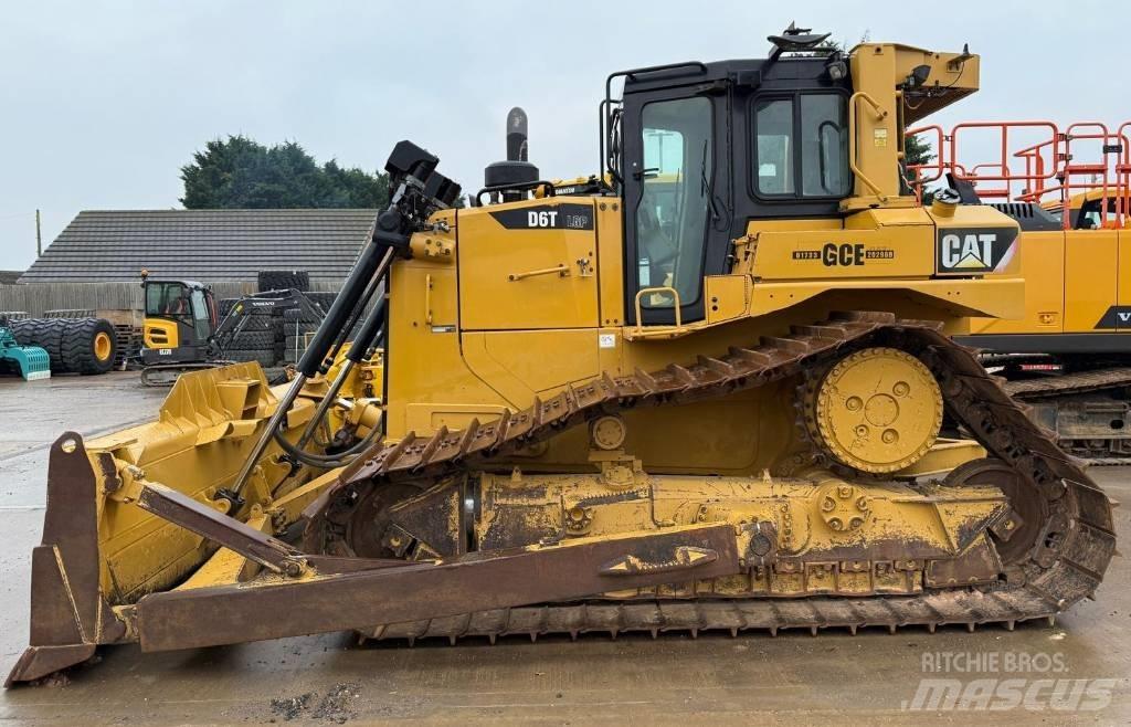 CAT D6T Гусеничні бульдозери